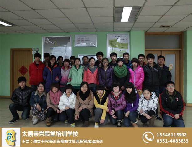 邁向舞臺之光 影視表演培訓的多維成長指南